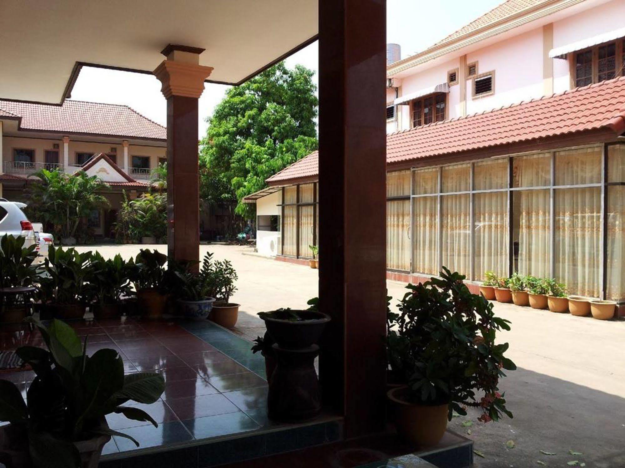La Ong Dao Hotel 2 Vientiane Exterior photo